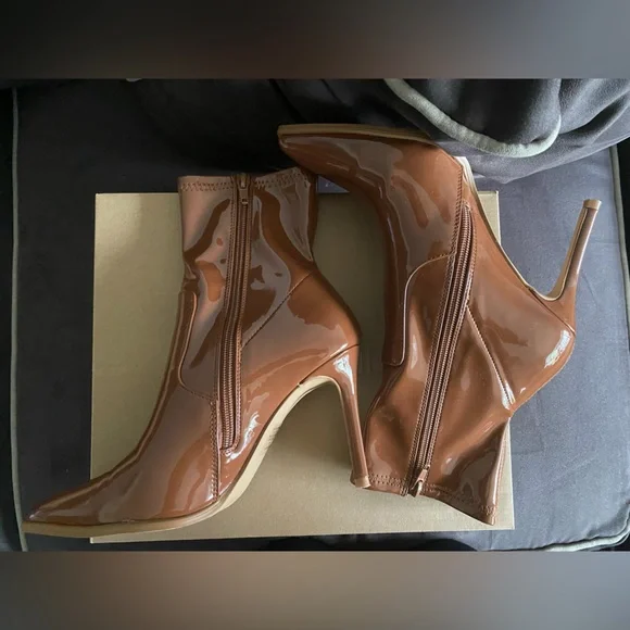 STEVE MADDEN POSSE BROWN PATENT BOOTIE - Picture 6 of 6